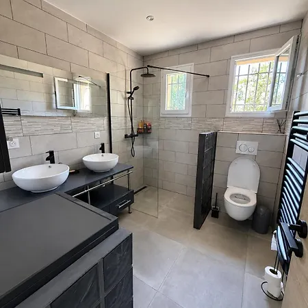 2 Grand Jardin, A 350 M De La Avec Climatisation Apartmán *