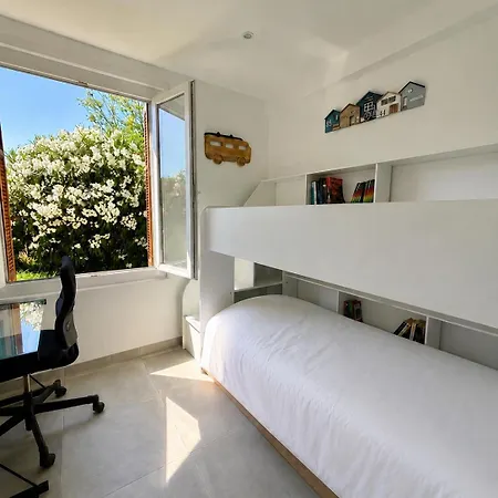 2 Grand Jardin, A 350 M De La Avec Climatisation Santa-Maria-Poggio (Corsica)