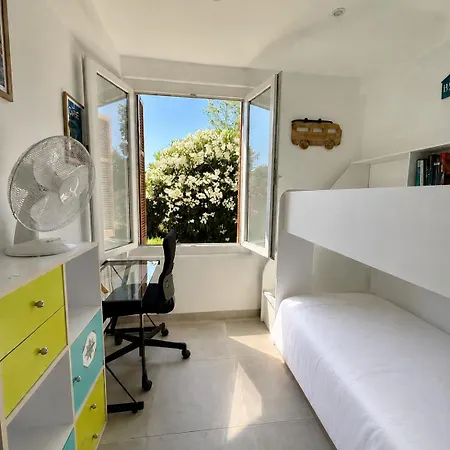 2 Grand Jardin, A 350 M De La Avec Climatisation Apartmán *