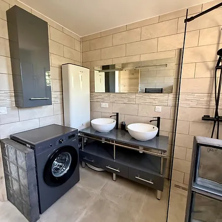 2 Grand Jardin, A 350 M De La Avec Climatisation Apartmán *